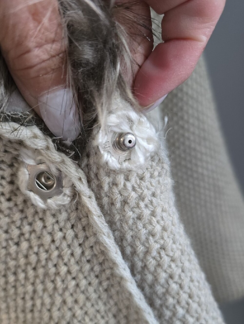 Merona Cream Knit Poncho with Faux Fur Collar - Picture 4 of 5